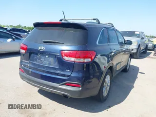 2017 Kia Sorento LX V6 with VIN 5XYPGDA57HG322510, listed as a IAAI auction lot 42012684 with 86,859 mi miles. Bid and sale history available at carsss.com. Image 4.