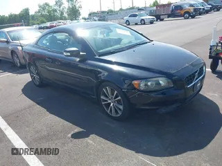 2010 Volvo C70 z VIN YV1672MC3AJ092362, wystawiony jako IAAI lot #42536725 z przebiegiem 79 474 mil mil oraz . Historia ofert i sprzedaży dostępna na DreamBid. Obrazek 1.