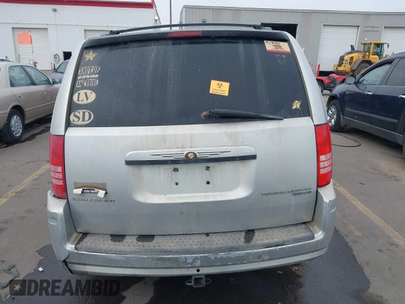 2010 Chrysler Town & Country Touring with VIN 2A4RR5D12AR208914, listed as a IAAI auction lot 41529269 with Not Provided miles and . Bid and sale history available at DreamBid. Image 15.