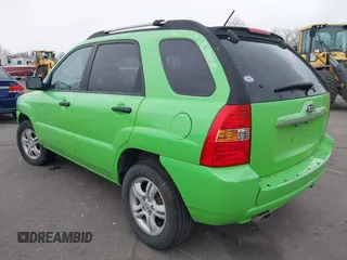2008 Kia Sportage LX with VIN KNDJE723287471835, listed as a IAAI auction lot 41268401 with 200,404 mi miles and . Bid and sale history available at DreamBid. Image 3.