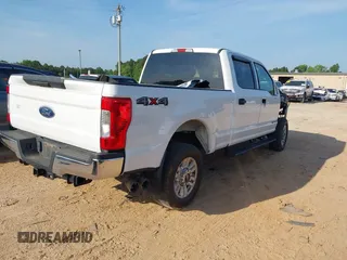 2019 Ford F-250 XL z VIN 1FT7W2BT4KEE35979, wystawiony jako IAAI lot #42140207 z przebiegiem 87 519 mil mil oraz . Historia ofert i sprzedaży dostępna na DreamBid. Obrazek 4.