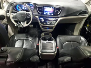 2017 Chrysler Pacifica Limited with VIN 2C4RC1GG7HR812727, listed as a Copart auction lot 63574525 with 172,424 mi miles and Clean title. Bid and sale history available at DreamBid. Image 8.