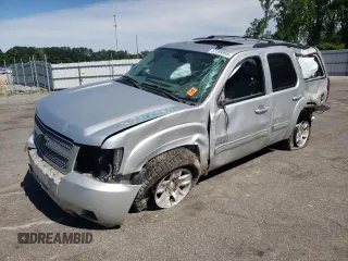 2011 Chevrolet Tahoe LT z VIN 1GNSKBE08BR292588, wystawiony jako Copart lot #57399955 z przebiegiem 166 446 mil mil oraz Szkoda całkowita • Salvage title. Historia ofert i sprzedaży dostępna na DreamBid. Obrazek 1.