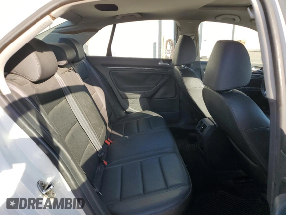 2010 Volkswagen Jetta Wolfsburg Edition с VIN 3VWRA7AJ1AM050485, выставлен на аукционе Copart как лот 47017435 с пробегом 154 993 миль миль и Списание • Salvage title. История ставок и продаж доступна на DreamBid. Изображение 10.
