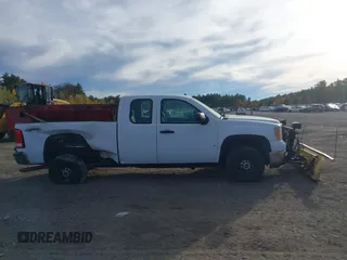 2009 GMC Sierra 2500HD z VIN 1GTHK49K69E135170, wystawiony jako IAAI lot #40495900 z przebiegiem 209 739 mil mil oraz . Historia ofert i sprzedaży dostępna na DreamBid. Obrazek 14.