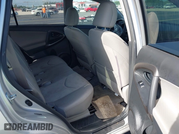 2010 Toyota RAV4 с VIN JTMKF4DV2A5028343, выставлен на аукционе IAAI как лот 42700055 с пробегом 146 553 миль миль и . История ставок и продаж доступна на DreamBid. Изображение 8.