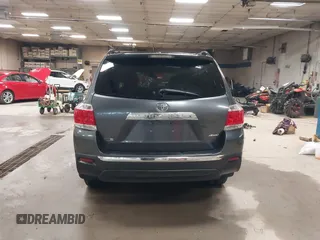 2013 Toyota Highlander Limited z VIN 5TDDK3EH1DS271468, wystawiony jako IAAI lot #42147451 z przebiegiem 98 139 mil mil oraz . Historia ofert i sprzedaży dostępna na DreamBid. Obrazek 17.
