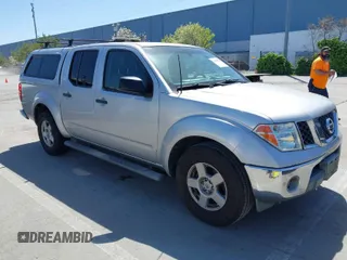 2008 Nissan Frontier SE z VIN 1N6AD07U58C415582, wystawiony jako IAAI lot #41949919 z przebiegiem 186 011 mil mil oraz . Historia ofert i sprzedaży dostępna na DreamBid. Obrazek 1.