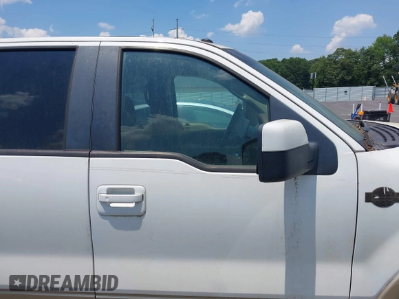 2008 Ford F-150 XLT z VIN 1FTPW12V98KC12486, wystawiony jako IAAI lot #42684235 z przebiegiem Nie podano mil oraz . Historia ofert i sprzedaży dostępna na DreamBid. Obrazek 13.