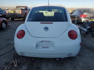 2004 Volkswagen New Beetle Coupe GLS with VIN 3VWCK31C64M406513, listed as a Copart auction lot 83392584 with 131,876 mi miles and Clean Title. Bid and sale history available at carsss.com. Image 6.