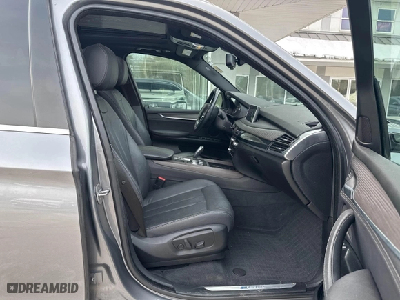 2017 BMW X5 xDrive40e iPerformance with VIN 5UXKT0C37H0V96031, listed as a IAAI auction lot 41643611 with 95,215 mi miles. Bid and sale history available at carsss.com. Image 5.