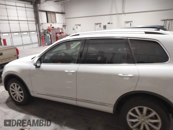 2016 Volkswagen Touareg Sport с VIN WVGEF9BP2GD010630, выставлен на аукционе IAAI как лот 41837326 с пробегом 178 640 миль миль и . История ставок и продаж доступна на DreamBid. Изображение 14.