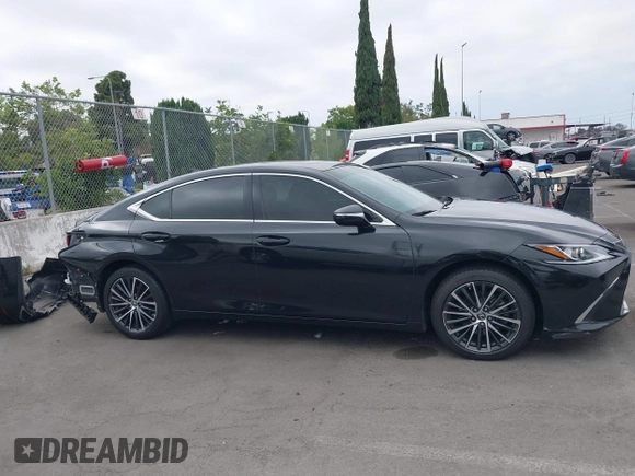 2022 Lexus ES 350 z VIN 58ADZ1B19NU129782, wystawiony jako IAAI lot #42431119 z przebiegiem 31 363 mil mil oraz . Historia ofert i sprzedaży dostępna na DreamBid. Obrazek 14.