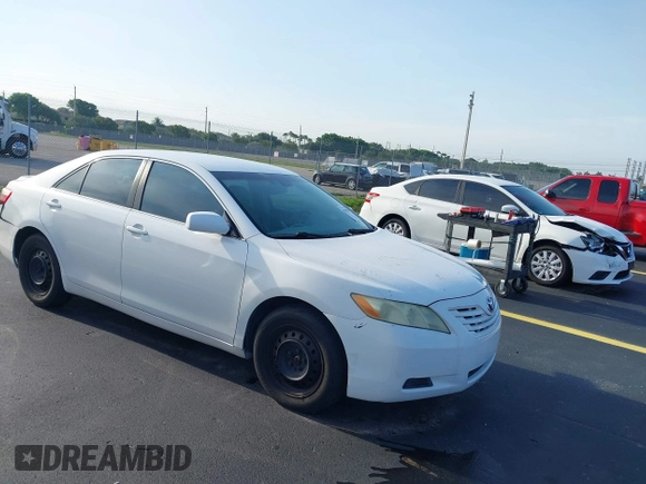 2007 Toyota Camry CE z VIN 4T1BE46K27U670867, wystawiony jako IAAI lot #42398921 z przebiegiem 142 655 mil mil oraz . Historia ofert i sprzedaży dostępna na DreamBid. Obrazek 1.