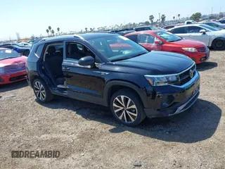 2022 Volkswagen Taos SE z VIN 3VVRX7B2XNM040120, wystawiony jako IAAI lot #41858923 z przebiegiem 35 341 mil mil oraz . Historia ofert i sprzedaży dostępna na DreamBid. Obrazek 1.
