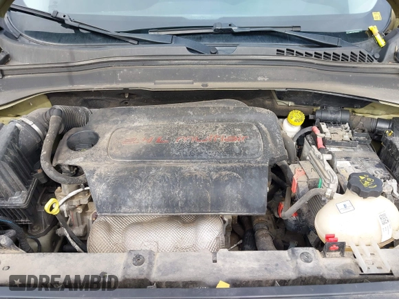 2015 Jeep Renegade Latitude with VIN ZACCJBBT6FPB28081, listed as a IAAI auction lot 42217931 with 212,027 mi miles. Bid and sale history available at carsss.com. Image 10.