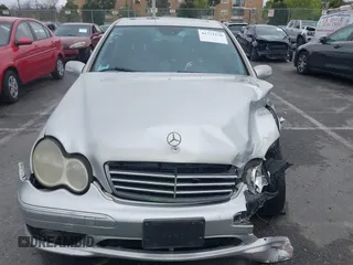 2005 Mercedes-Benz C 230 Kompressor with VIN WDBRF40JX5F629659, listed as a IAAI auction lot 41772158 with 183,008 mi miles and . Bid and sale history available at DreamBid. Image 11.