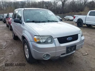 2006 Ford Escape Limited with VIN 1FMCU941X6KB87961, listed as a IAAI auction lot 41955616 with 144,202 mi miles. Bid and sale history available at carsss.com. Image 1.