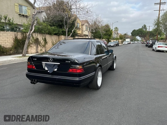 1994 Mercedes-Benz 400 E z VIN WDBEA34E6RC103296, wystawiony jako Copart lot #51020195 z przebiegiem 186 132 mil mil oraz Tytuł czysty. Historia ofert i sprzedaży dostępna na DreamBid. Obrazek 4.
