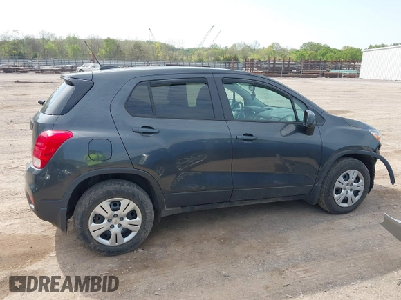 2019 Chevrolet Trax LS with VIN 3GNCJKSB4KL178849, listed as a IAAI auction lot 42006284 with 31,205 mi miles. Bid and sale history available at carsss.com. Image 13.