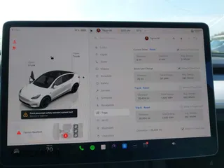2023 Tesla Model Y Performance with VIN 7SAYGDEF0PF839468, listed as a IAAI auction lot 41609263 with 25,434 mi miles and . Bid and sale history available at DreamBid. Image 7.