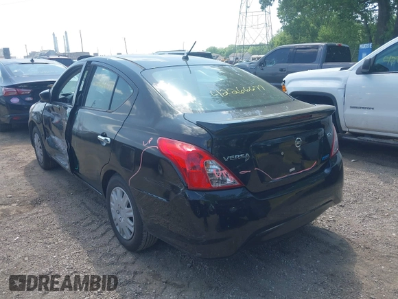 2016 Nissan Versa SV z VIN 3N1CN7AP1GL858032, wystawiony jako IAAI lot #42266679 z przebiegiem 137 097 mil mil oraz . Historia ofert i sprzedaży dostępna na DreamBid. Obrazek 3.