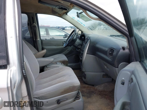 2006 Chrysler Town & Country Touring with VIN 2A4GP54LX6R859617, listed as a IAAI auction lot 41484842 with 283,845 mi miles and . Bid and sale history available at DreamBid. Image 5.