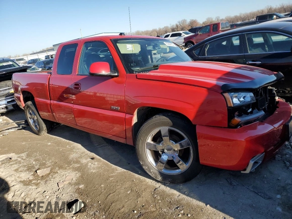 2004 Chevrolet Silverado SS z VIN 2GCEK19N941283609, wystawiony jako Copart lot #83669554 z przebiegiem 132 832 mil mil oraz Szkoda całkowita • Salvage title. Historia ofert i sprzedaży dostępna na DreamBid. Obrazek 4.