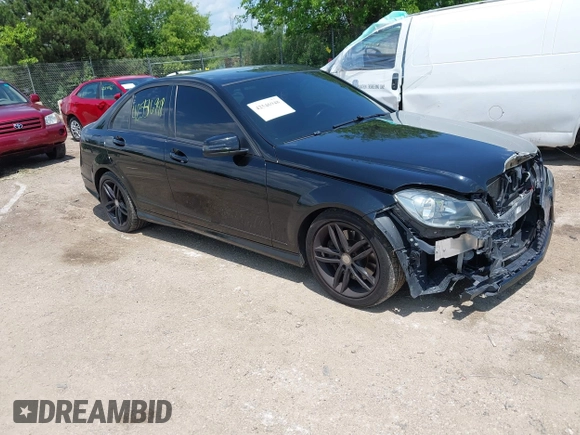 2013 Mercedes-Benz C 300 Sport с VIN WDDGF8AB0DA804722, выставлен на аукционе IAAI как лот 42546948 с пробегом 153 731 миль миль и . История ставок и продаж доступна на DreamBid. Изображение 1.