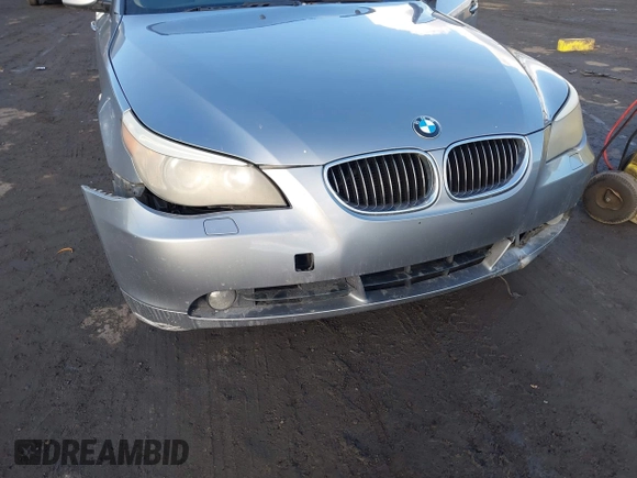 2007 BMW 5 Series 530i with VIN WBANE73567CM57179, listed as a IAAI auction lot 41487712 with 174,100 mi miles. Bid and sale history available at carsss.com. Image 6.