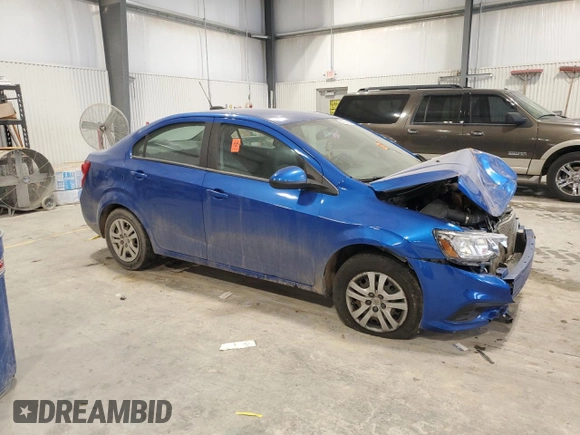2019 Chevrolet Sonic LS z VIN 1G1JB5SB8K4133569, wystawiony jako Copart lot #41665665 z przebiegiem 64 664 mil mil oraz Szkoda całkowita • Salvage title. Historia ofert i sprzedaży dostępna na DreamBid. Obrazek 4.