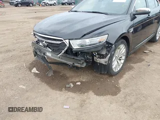 2019 Ford Taurus Limited z VIN 1FAHP2F82KG111088, wystawiony jako IAAI lot #42280384 z przebiegiem 97 961 mil mil oraz . Historia ofert i sprzedaży dostępna na DreamBid. Obrazek 6.