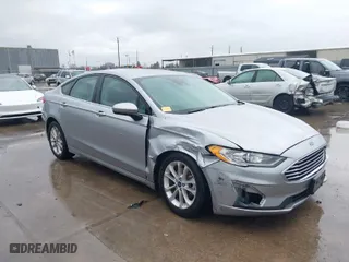 2020 Ford Fusion SE with VIN 3FA6P0HD4LR172233, listed as a IAAI auction lot 41525134 with 64,251 mi miles. Bid and sale history available at carsss.com. Image 1.