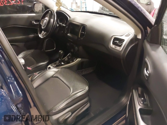 2020 Jeep Compass North z VIN 3C4NJDBB9LT124543, wystawiony jako IAAI lot #42323265 z przebiegiem 94 667 mil mil oraz . Historia ofert i sprzedaży dostępna na DreamBid. Obrazek 5.