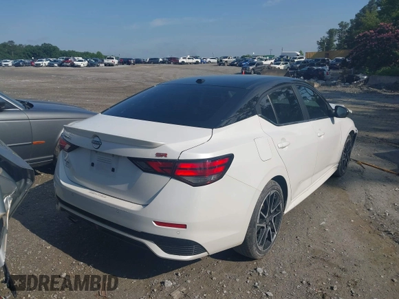 2024 Nissan Sentra SR z VIN 3N1AB8DV2RY352442, wystawiony jako IAAI lot #42473598 z przebiegiem 22 014 mil mil oraz . Historia ofert i sprzedaży dostępna na DreamBid. Obrazek 4.
