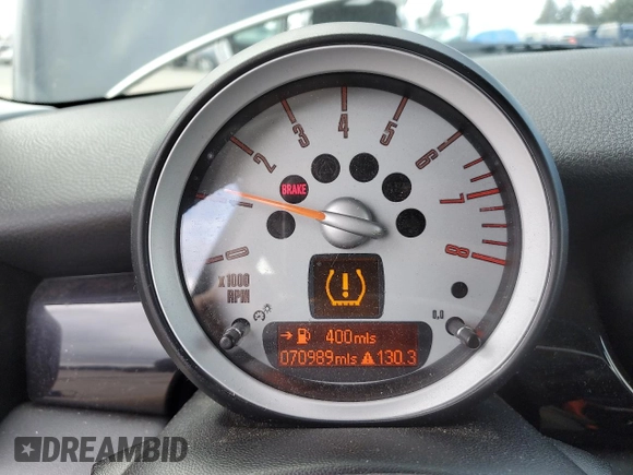 2008 MINI Hardtop with VIN WMWMF33558TU63803, listed as a Copart auction lot 47045475 with 70,989 mi miles and Salvage Title. Bid and sale history available at DreamBid. Image 9.