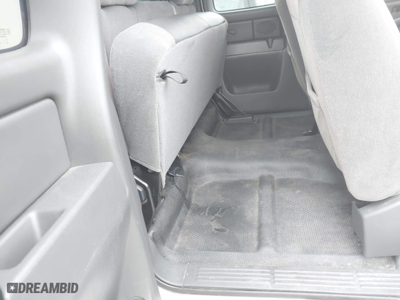 2006 Chevrolet Silverado 1500 LS with VIN 1GCEC19V86Z146071, listed as a IAAI auction lot 41853522 with 118,855 mi miles. Bid and sale history available at carsss.com. Image 8.