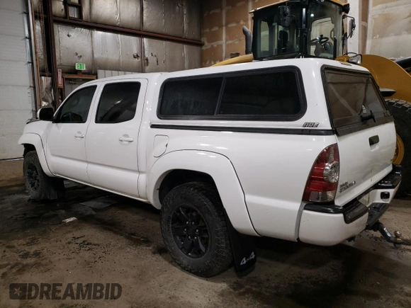2015 Toyota Tacoma with VIN 5TFLU4EN2FX112036, listed as a Copart auction lot 50275385 with 135,503 mi miles and Salvage Title. Bid and sale history available at DreamBid. Image 2.