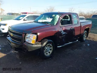 2008 Chevrolet Silverado 1500 Work Truck with VIN 1GCEC19X28Z217379, listed as a IAAI auction lot 41752690 with 325,103 mi miles. Bid and sale history available at carsss.com. Image 2.