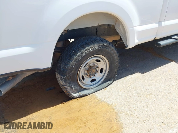 2017 Ford F-250 XLT with VIN 1FT7X2B62HEC15790, listed as a IAAI auction lot 42256808 with 142,297 mi miles and . Bid and sale history available at DreamBid. Image 6.