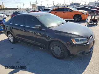 2013 Volkswagen Jetta SE with VIN 3VWDP7AJ8DM412583, listed as a Copart auction lot 49810235 with 180,595 mi miles and Clean title. Bid and sale history available at DreamBid. Image 4.