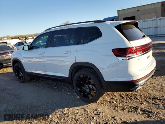 2024 Volkswagen Atlas SE with VIN 1V2JR2CA4RC579336, listed as a Copart auction lot 78818834 with 18 mi miles and Salvage title. Bid and sale history available at DreamBid. Image 2.