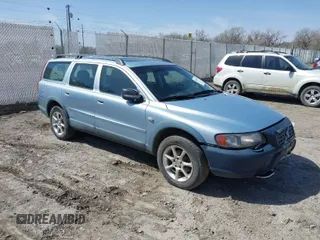 2002 Volvo V70 with VIN YV1SZ58D721072520, listed as a IAAI auction lot 41942015 with 264,549 mi miles. Bid and sale history available at carsss.com. Image 1.