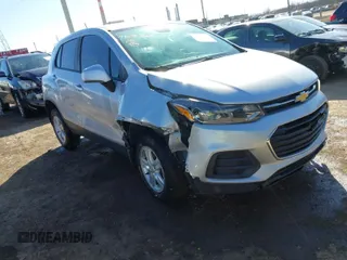 2019 Chevrolet Trax LS with VIN 3GNCJNSB5KL196519, listed as a IAAI auction lot 41686357 with 117,162 mi miles. Bid and sale history available at carsss.com. Image 1.