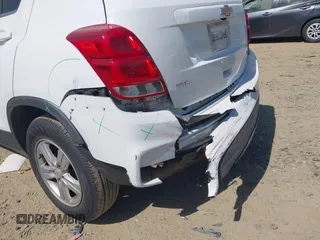 2020 Chevrolet Trax LT z VIN KL7CJLSB9LB316058, wystawiony jako IAAI lot #42084196 z przebiegiem 61 921 mil mil oraz . Historia ofert i sprzedaży dostępna na DreamBid. Obrazek 6.