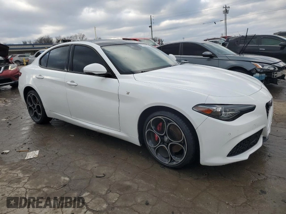 2022 Alfa Romeo Giulia Veloce z VIN ZARFANBN2N7653138, wystawiony jako Copart lot #41444005 z przebiegiem Nie podano mil oraz Szkody całkowita. Historia ofert i sprzedaży dostępna na DreamBid. Obrazek 4.