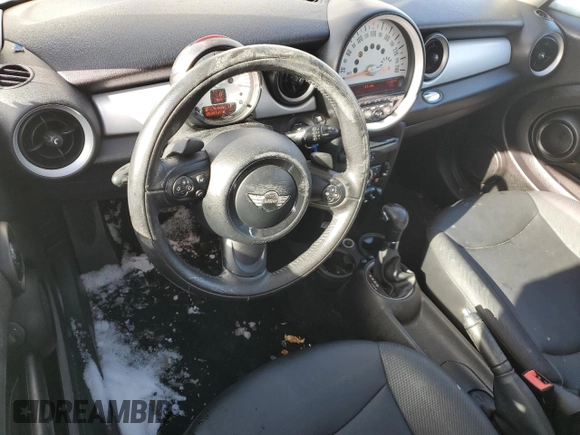 2011 MINI Hardtop with VIN WMWSU3C55BTX95535, listed as a Copart auction lot 44183835 with 105,491 mi miles and Clean title. Bid and sale history available at DreamBid. Image 8.