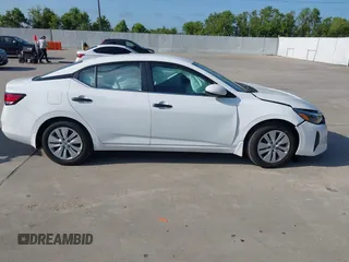 2024 Nissan Sentra S z VIN 3N1AB8BV8RY241364, wystawiony jako IAAI lot #39999788 z przebiegiem 8 509 mil mil oraz . Historia ofert i sprzedaży dostępna na DreamBid. Obrazek 13.