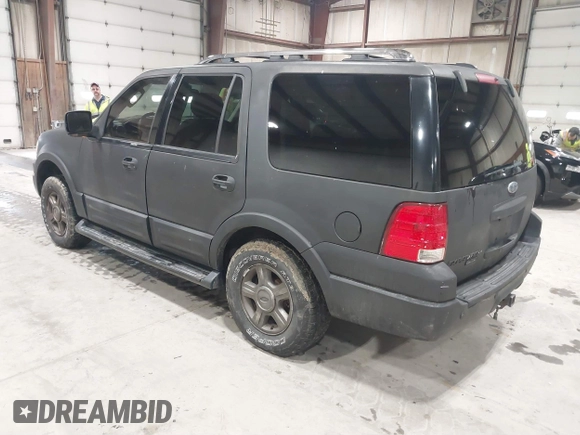 2005 Ford Expedition Limited with VIN 1FMFU20575LA66312, listed as a IAAI auction lot 41738622 with 186,212 mi miles. Bid and sale history available at carsss.com. Image 3.