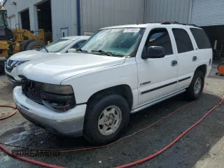 2002 Chevrolet Tahoe LS with VIN 1GNEC13Z32R233857, listed as a Copart auction lot 73110324 with 271,087 mi miles and Salvage Title. Bid and sale history available at carsss.com. Image 1.